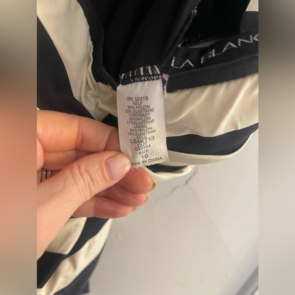 La Blanca Ivory Black Striped One Piece Bathing Swim Suit Sz 10 - Picture 5 of 5